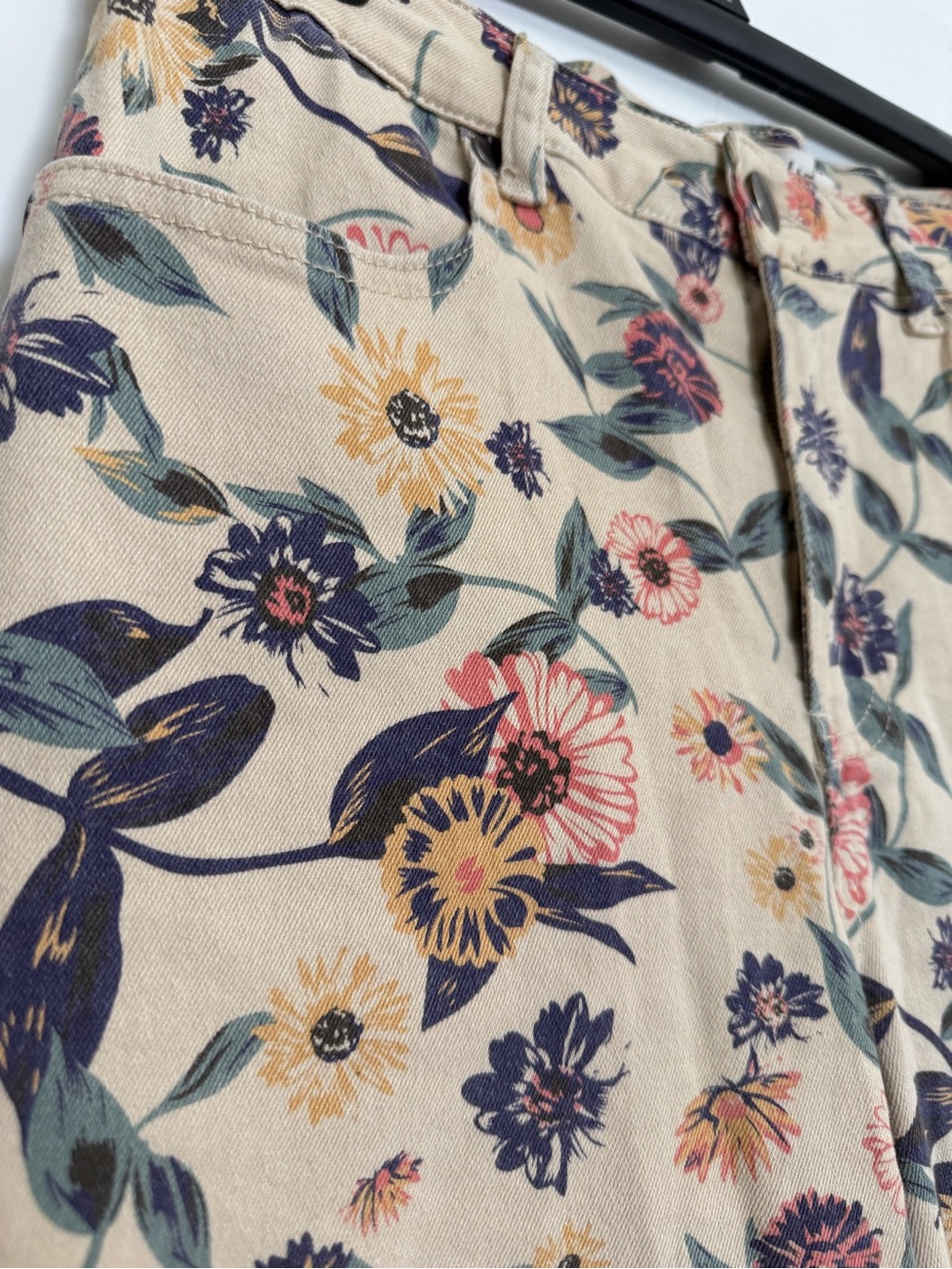 Three Birds Nest Botanical Garden Pants - Picture 5 of 7